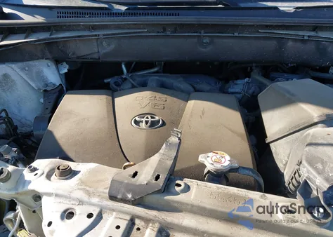 2019 Toyota Highlander Le Plus z USA, uszkodzony, nr VIN 5TDBZRFH7KS964417